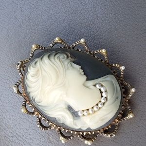 Antique Cameo pin/Neclace